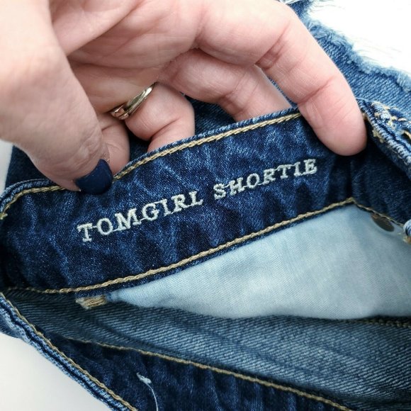 American Eagle Tomgirl Shortie Denim Shorts Size 8 - Picture 3 of 5